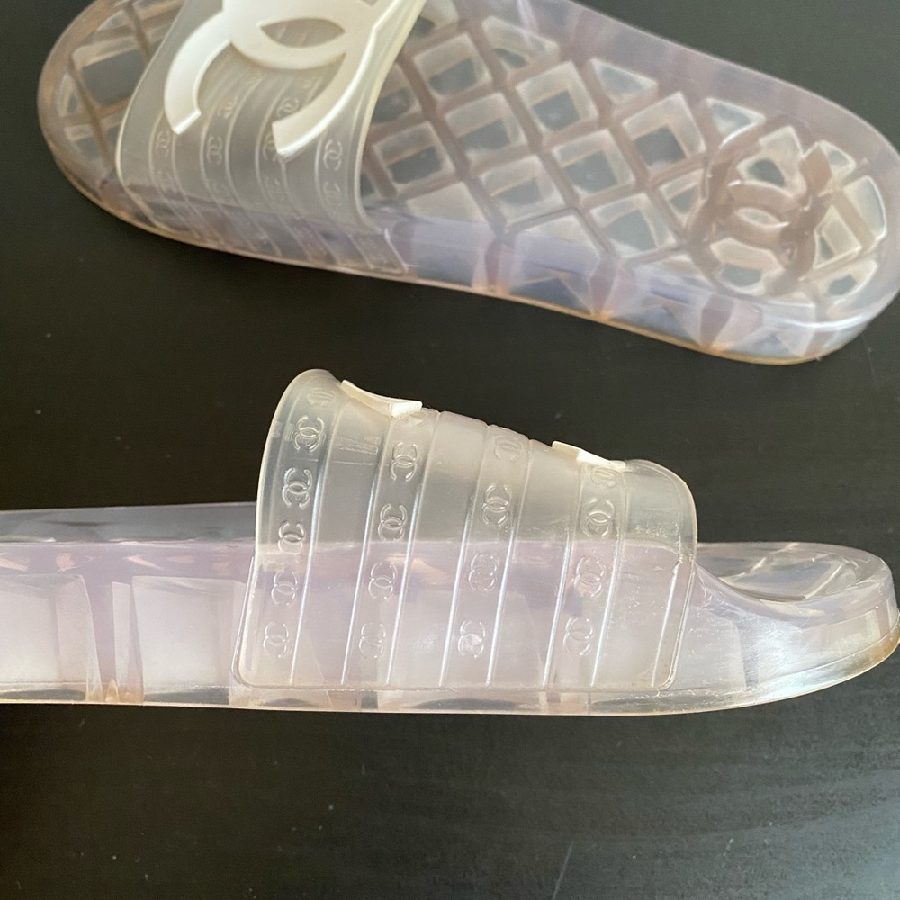 EUC Chanel CC Clear PVC Plastic Pool Sides size 37 w/dustbag fits 6/6.5 - Picture 10 of 12